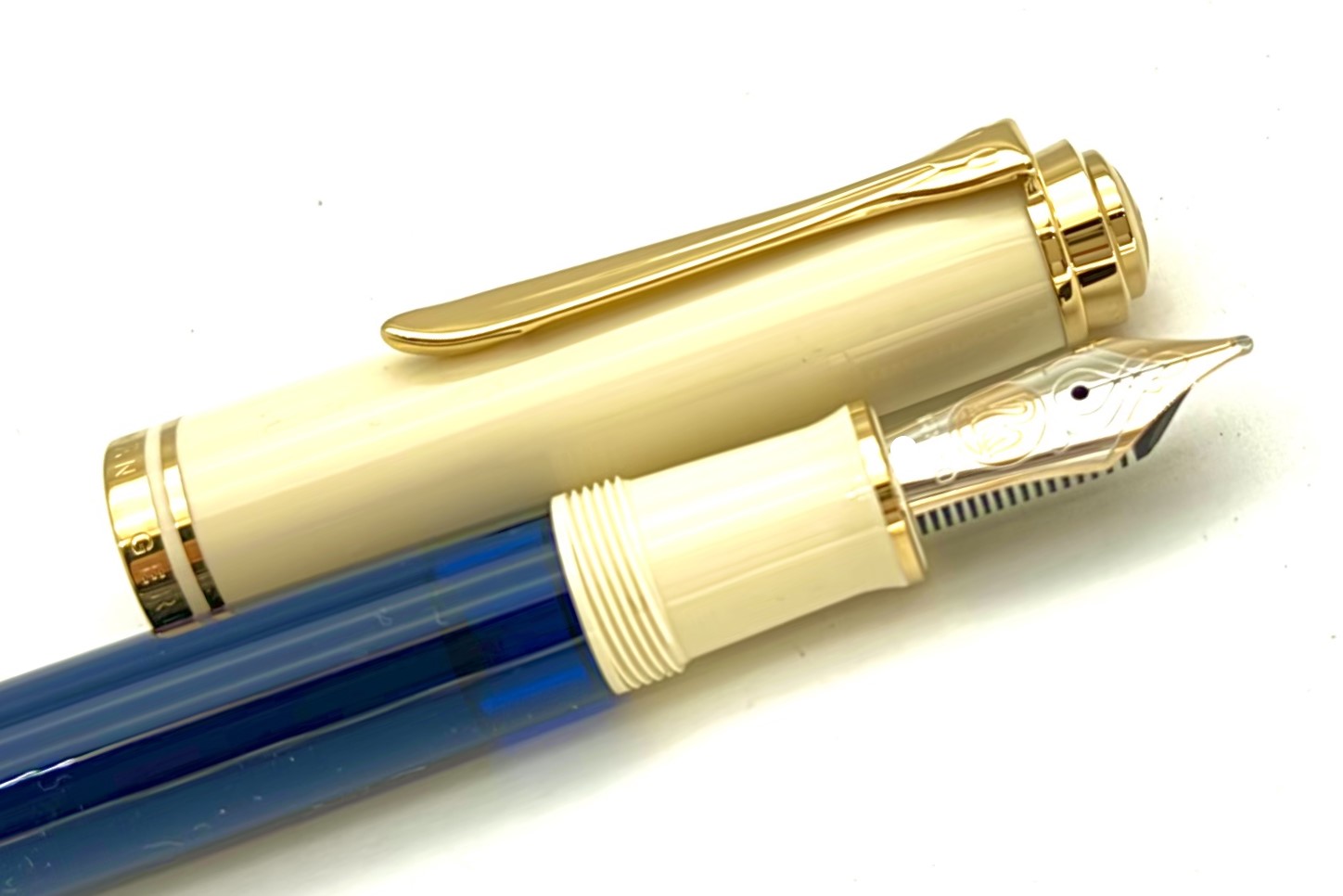 PelikanSESouveränM800CreamBlueFP_F